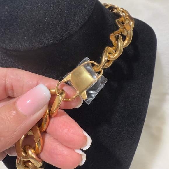 Gold Plated Cuban Necklace- 18 inches - Picture 3 of 7